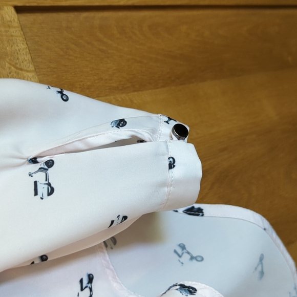 Banana Republic Light Pink Blouse - Picture 3 of 4